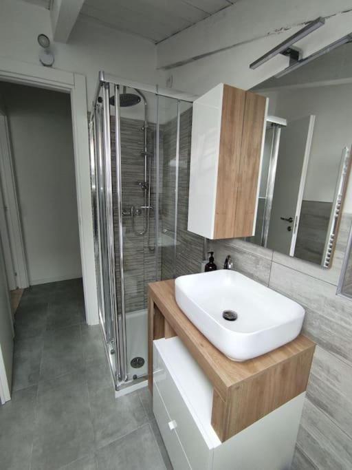 Free Parking Tiny House Wifi Netflix 15 Minuti Dal Duomo Daire Milano Dış mekan fotoğraf